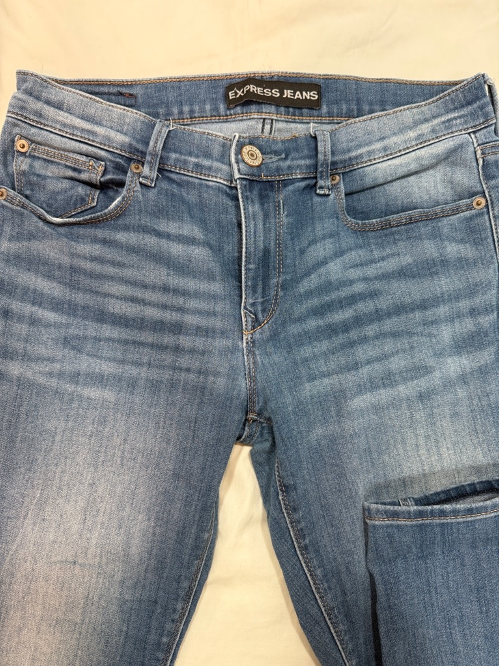 Express Women’s Light Wash Skinny Jeans